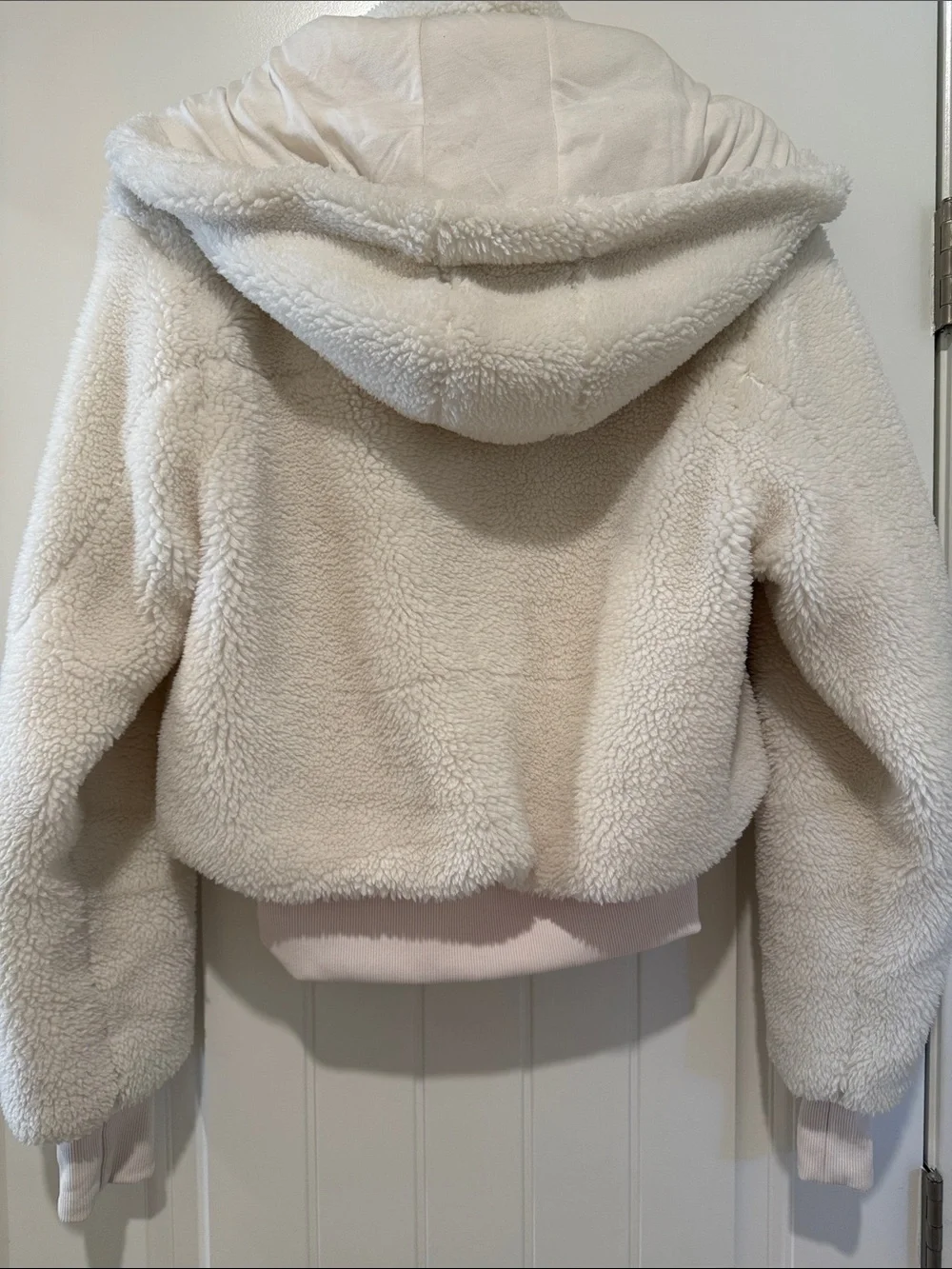 Alo Yoga Foxy Sherpa Jacket Ivory White Size Small Faux Fur Hooded Zip Coat